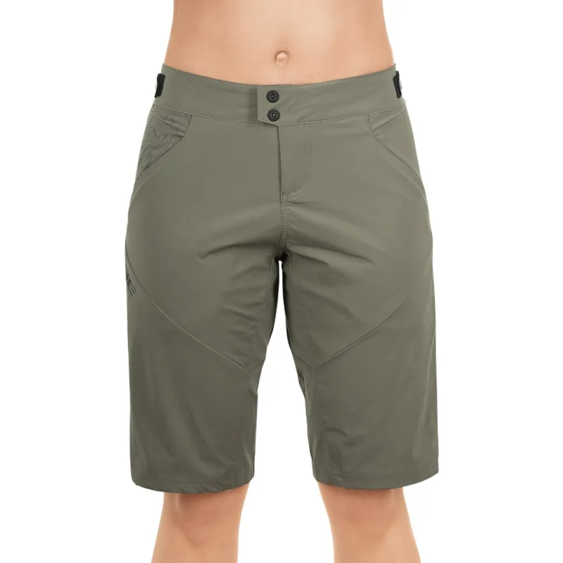 PANTALONI CUBE AM WS BAGGY SHORTS OLIVE S (36) Mai ieftin