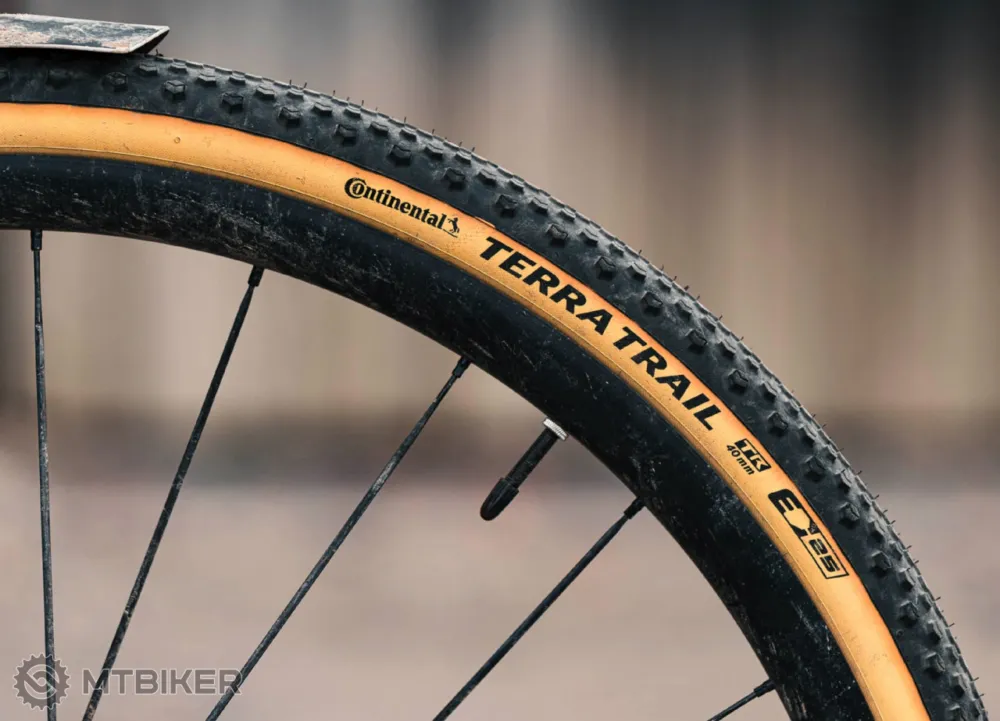 Anvelopă Continental Terra Trail 27.5x1.5" ProTection, TLR, kevlar, black/cream Mai ieftin
