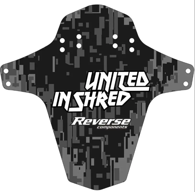 Aparatoare Reverse United in Shred Digi-Camo Ieftin