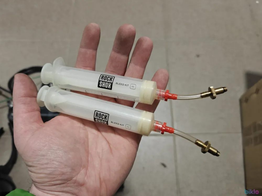 Super ofertă Kit aerisire RockShox Reverb Bleed Kit (XLoc/RVB/Totem)