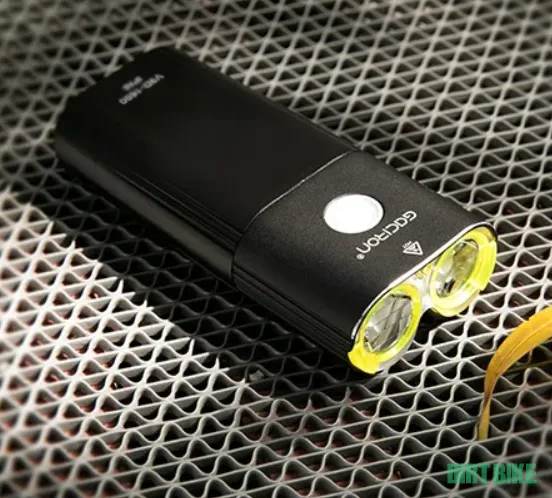 Far bicicleta Gaciron 1800 lumeni USB Type-C Preț mic