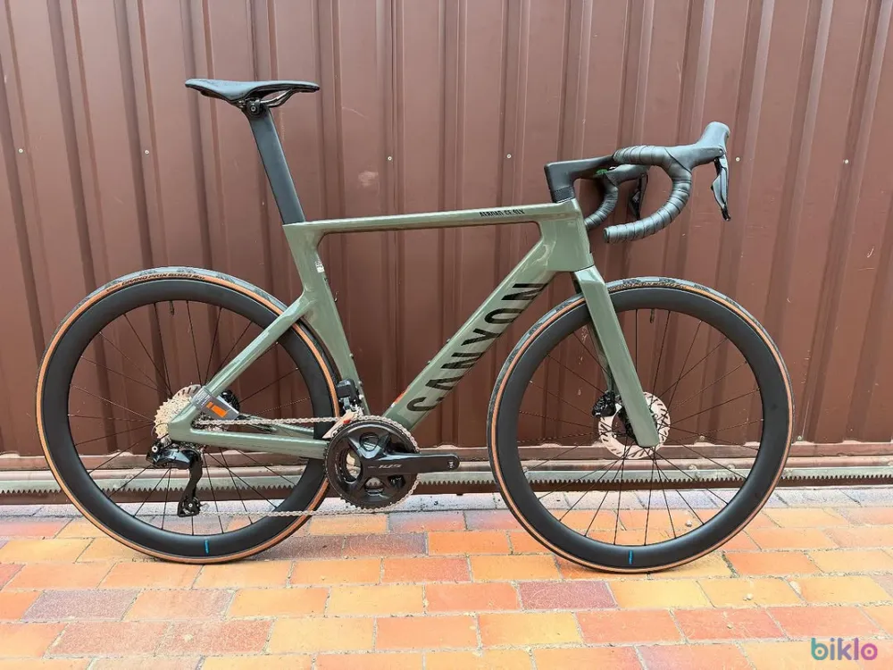 Expediere rapid? 2025 Canyon Aeroad CF SLX 7 di2