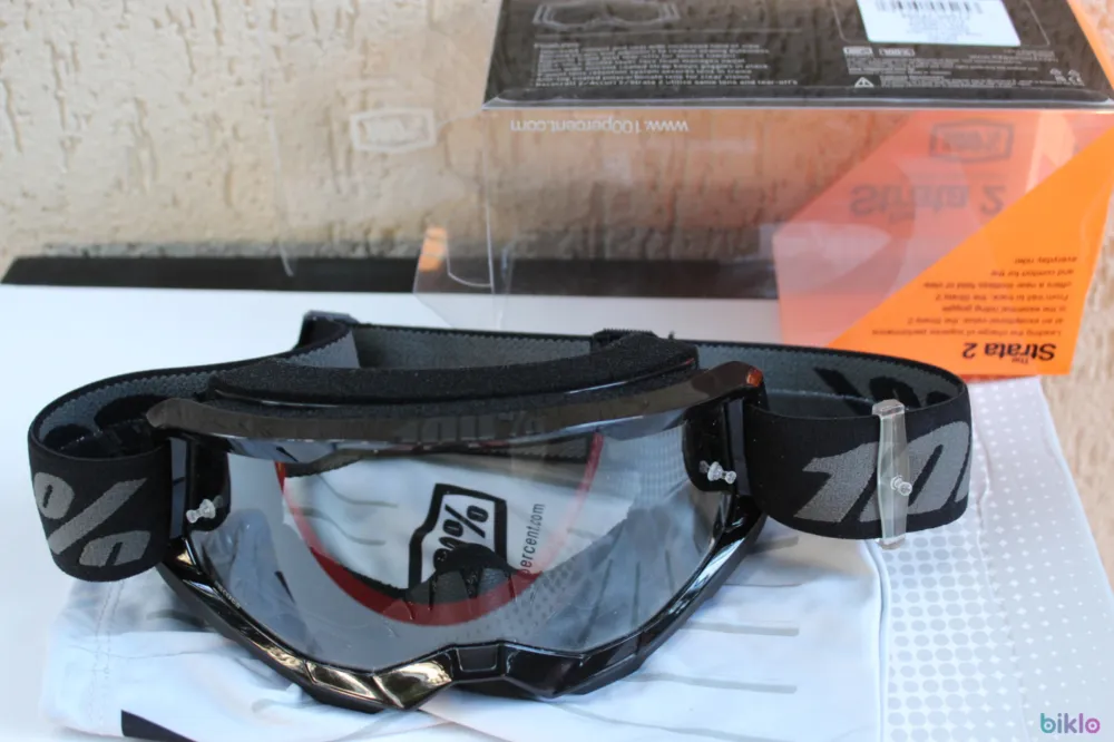 100% Strata 2 Stealth Black - Goggle Clear Lens + sticker Ofertă